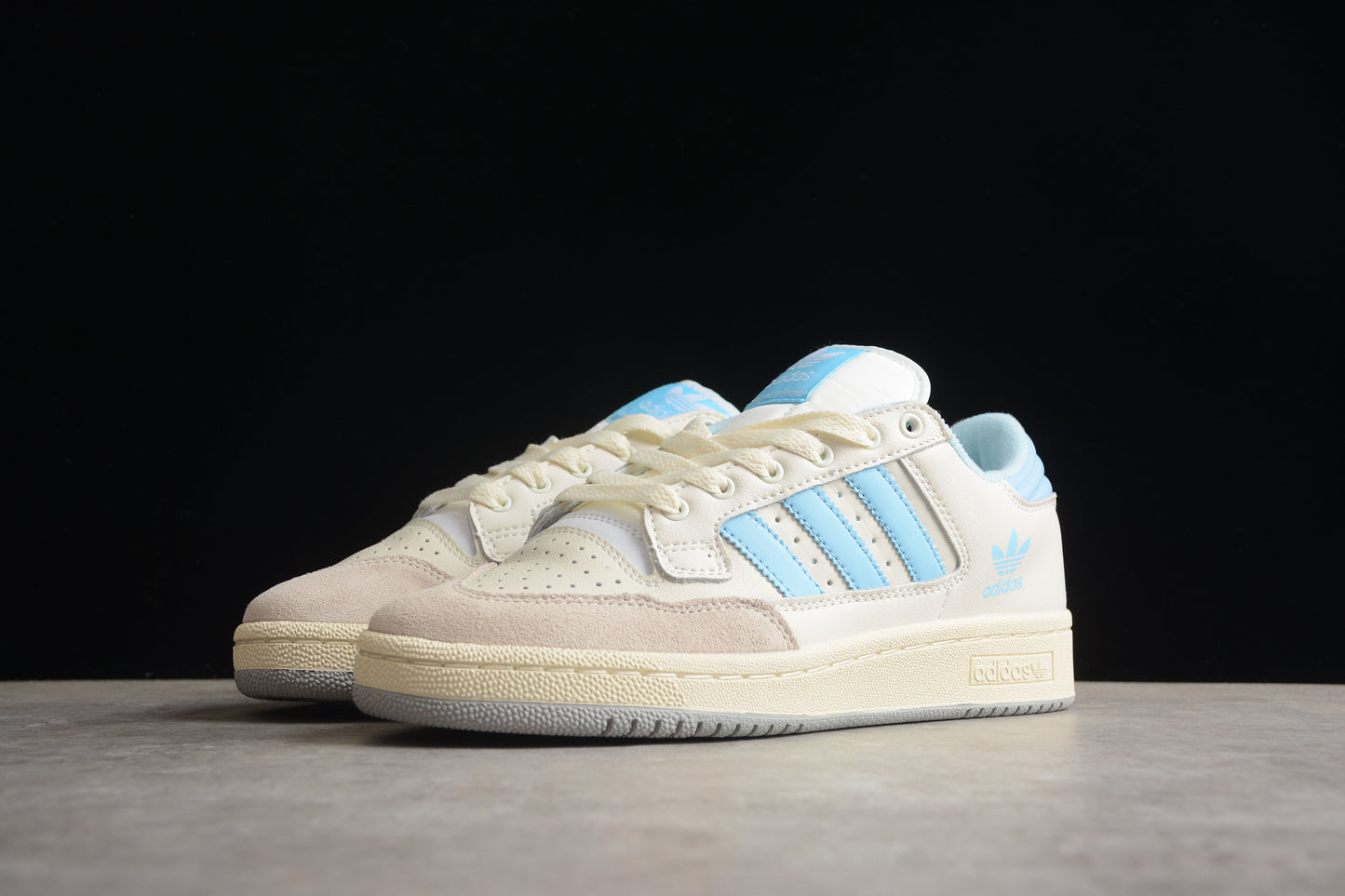 adidas Forum 84 Low CL in Off‑White / Preloved Blue