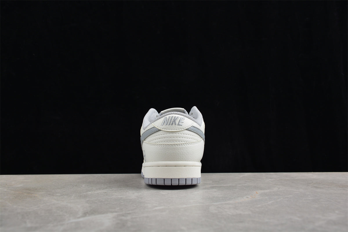 Nike SB Dunk Low Fragment Design "Light Grey"