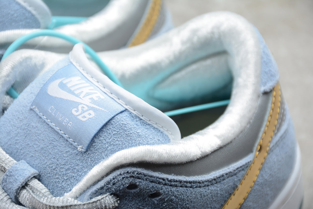 Nike SB Dunk Low x Sean Cliver 