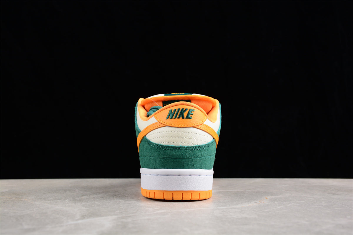 Nike SB Dunk Low "Legion Pine"