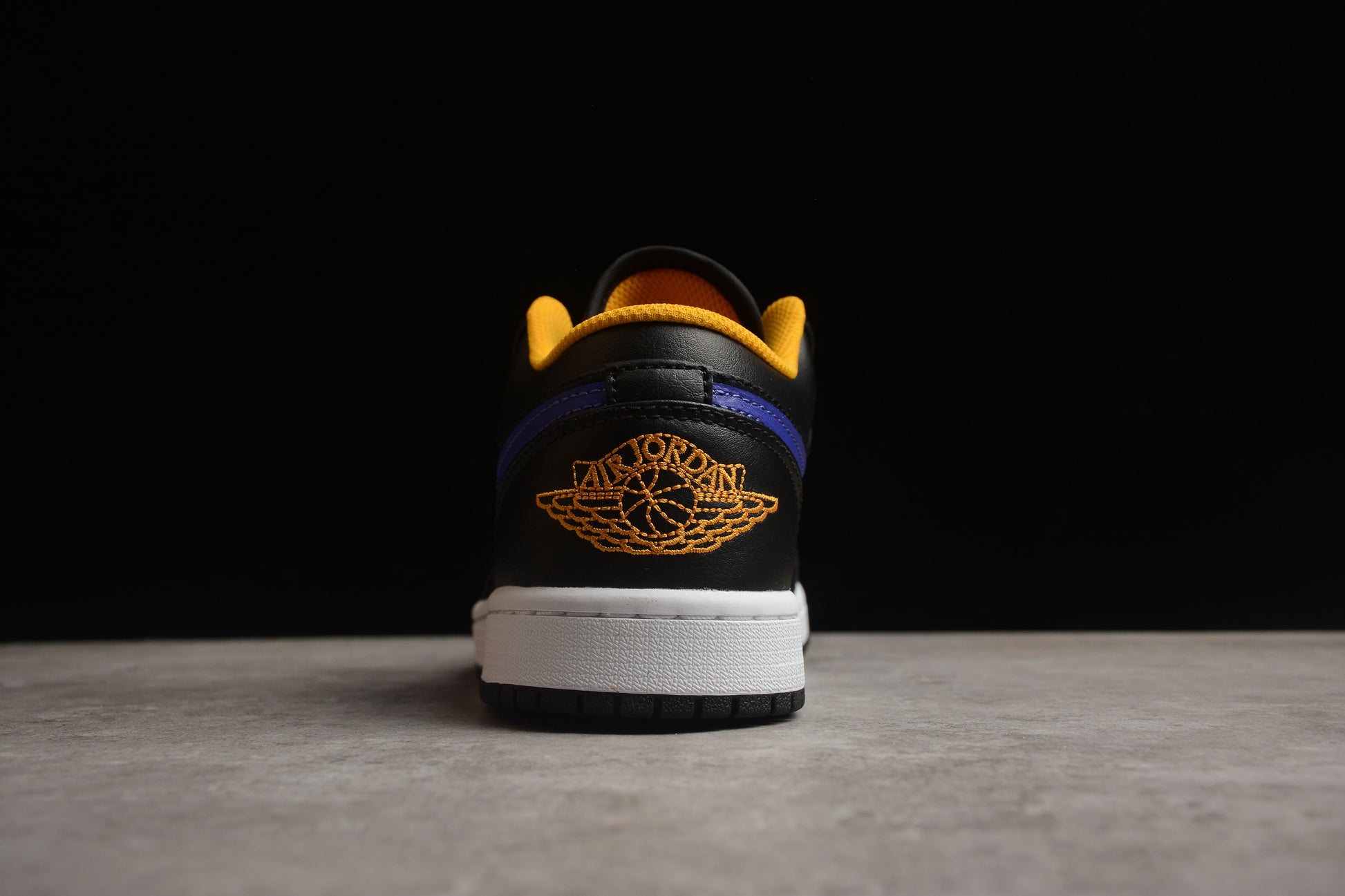 Air Jordan 1 Low "Dark Concord"