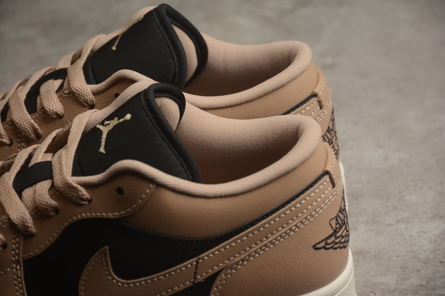 Air Jordan 1 Low "Desert"