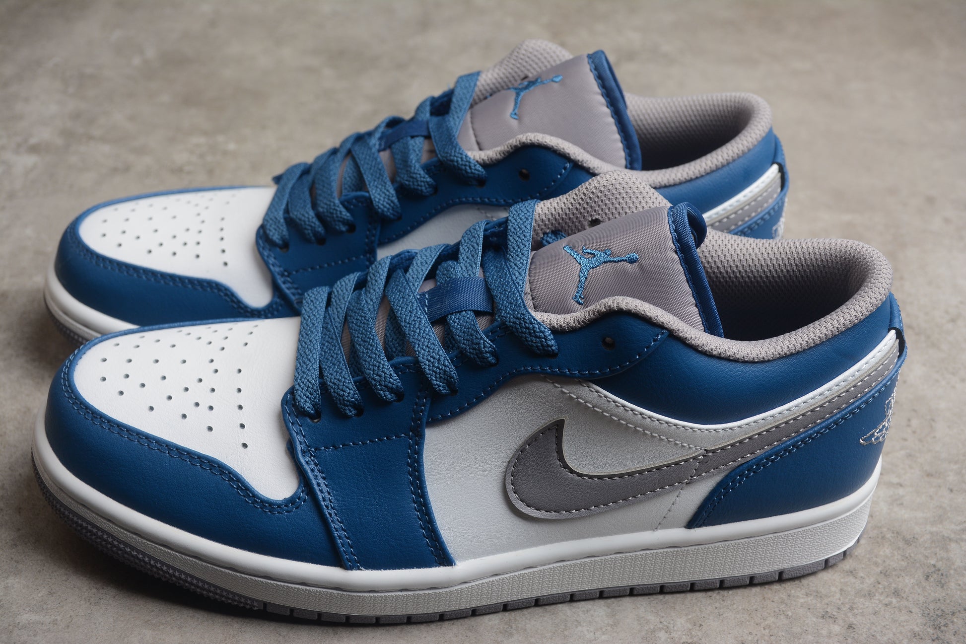 Nike Air Jordan 1 Low "True Blue/Cement Grey"