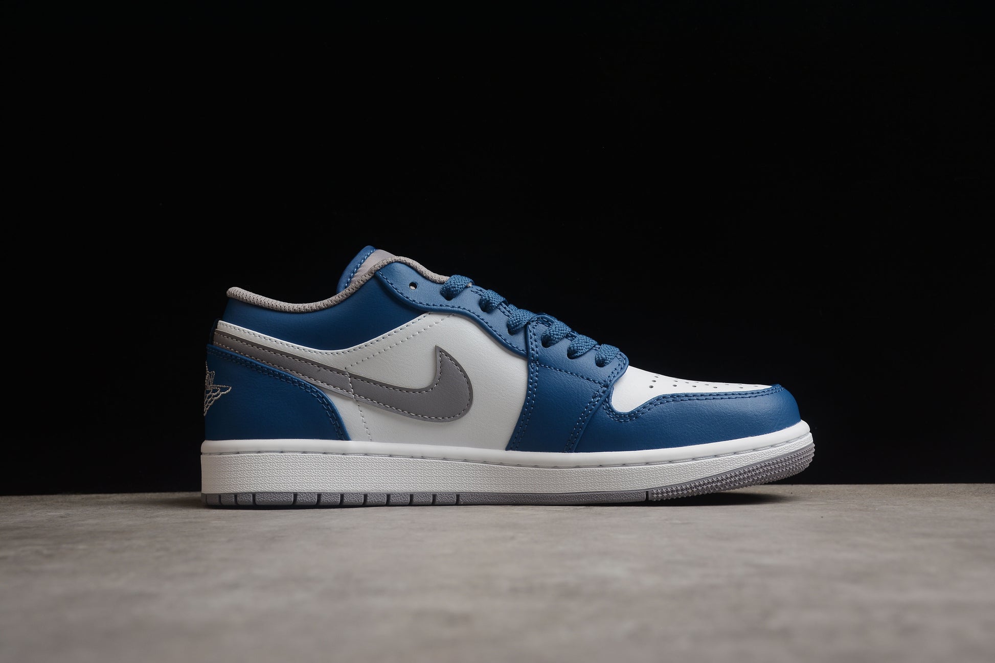Nike Air Jordan 1 Low "True Blue/Cement Grey"