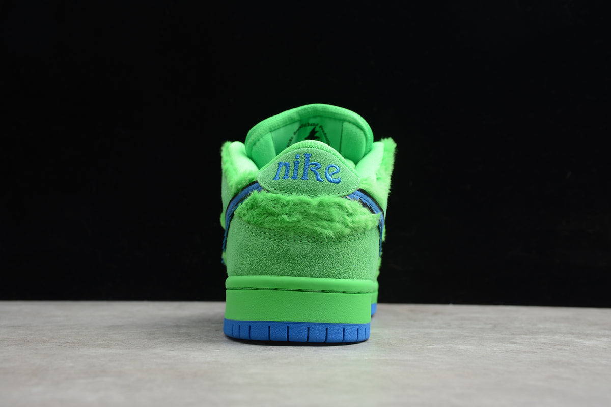  Nike SB Dunk Low Grateful Dead "Green Bear" 