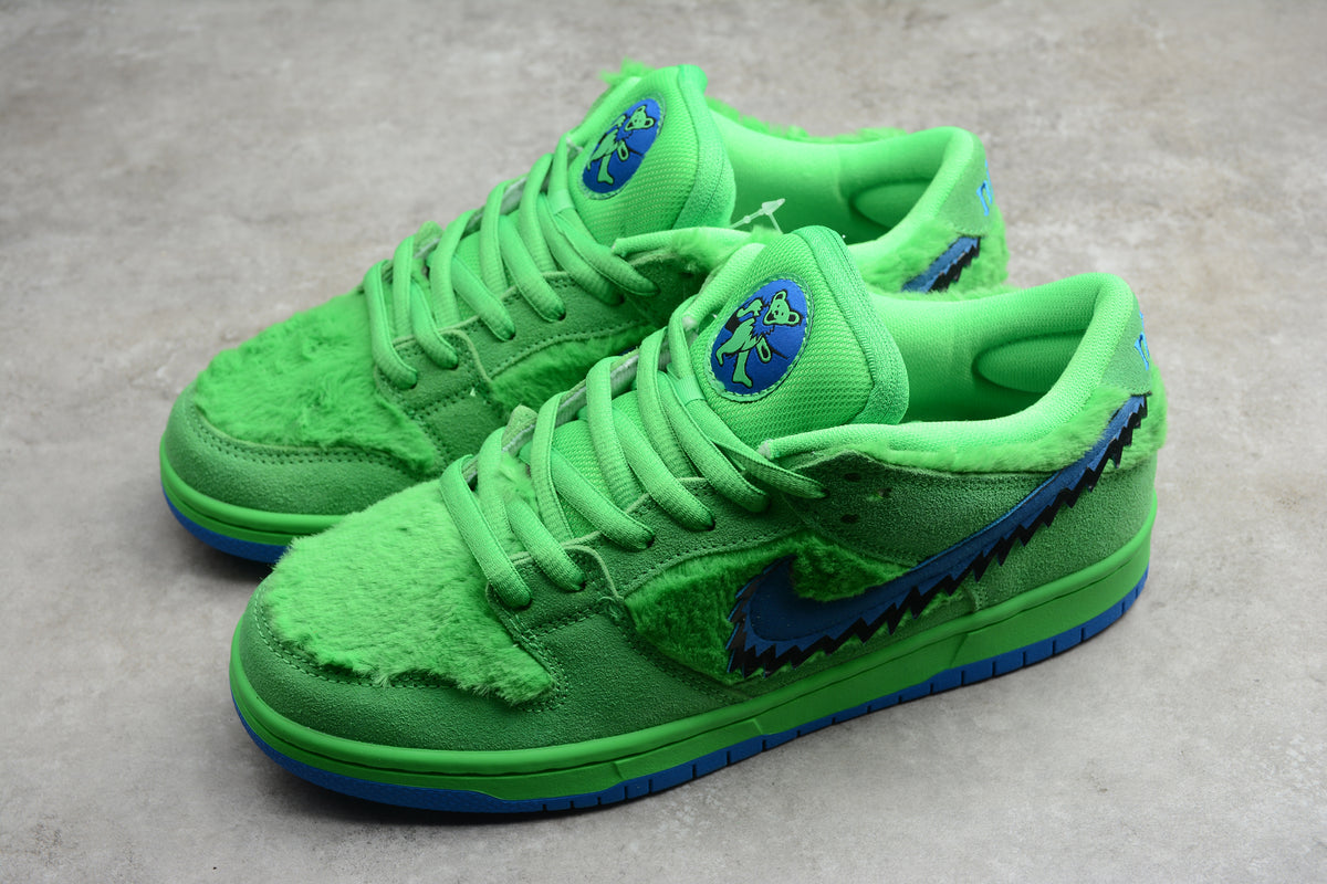  Nike SB Dunk Low Grateful Dead "Green Bear" 