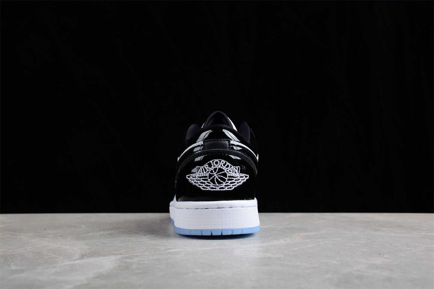 Nike Air Jordan 1 Low SE "Concord"