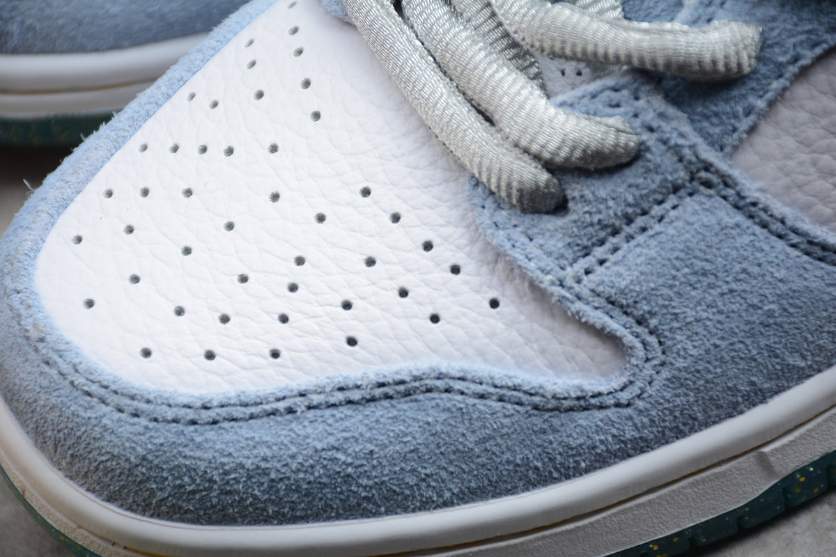  Nike SB Dunk Low x Sean Cliver 