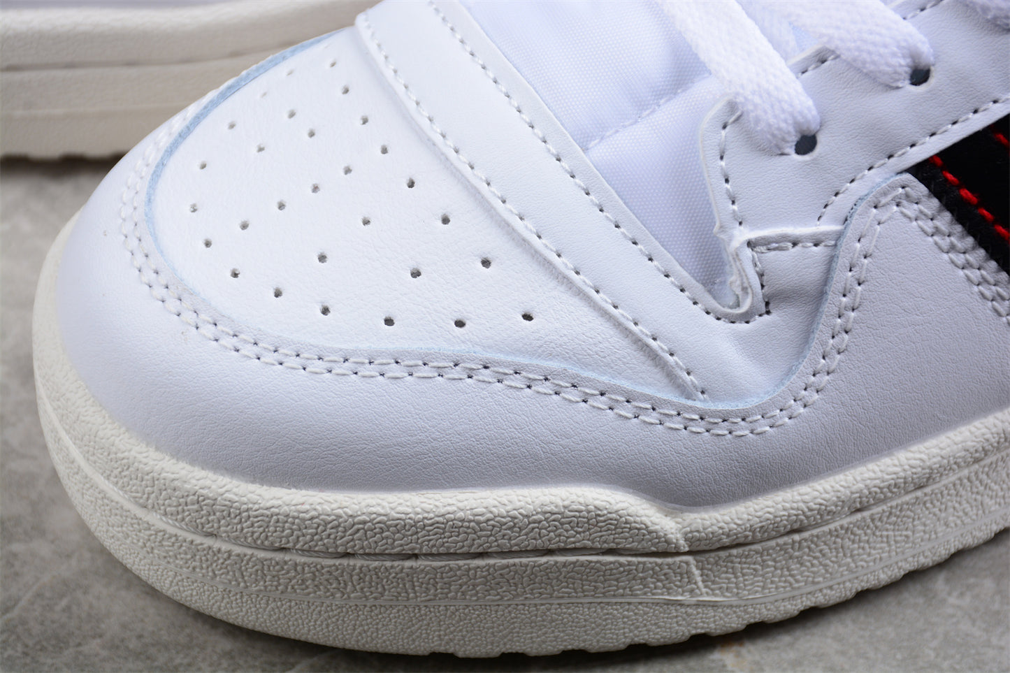 adidas Forum 84 Low Premium in Cloud White / Core Black / Easy Yellow