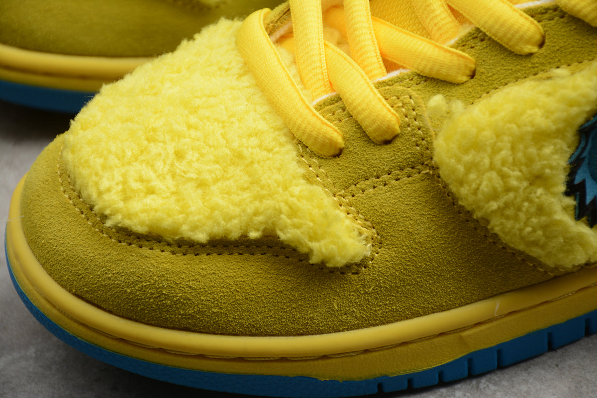 Nike SB Dunk Low x Grateful Dead "Yellow Bear"