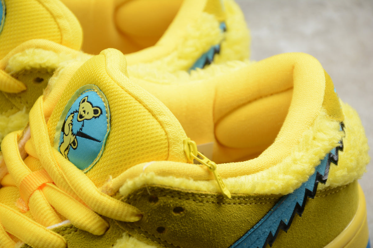 Nike SB Dunk Low x Grateful Dead "Yellow Bear"