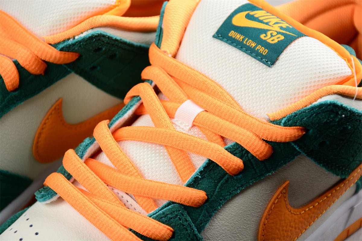 Nike SB Dunk Low "Legion Pine"