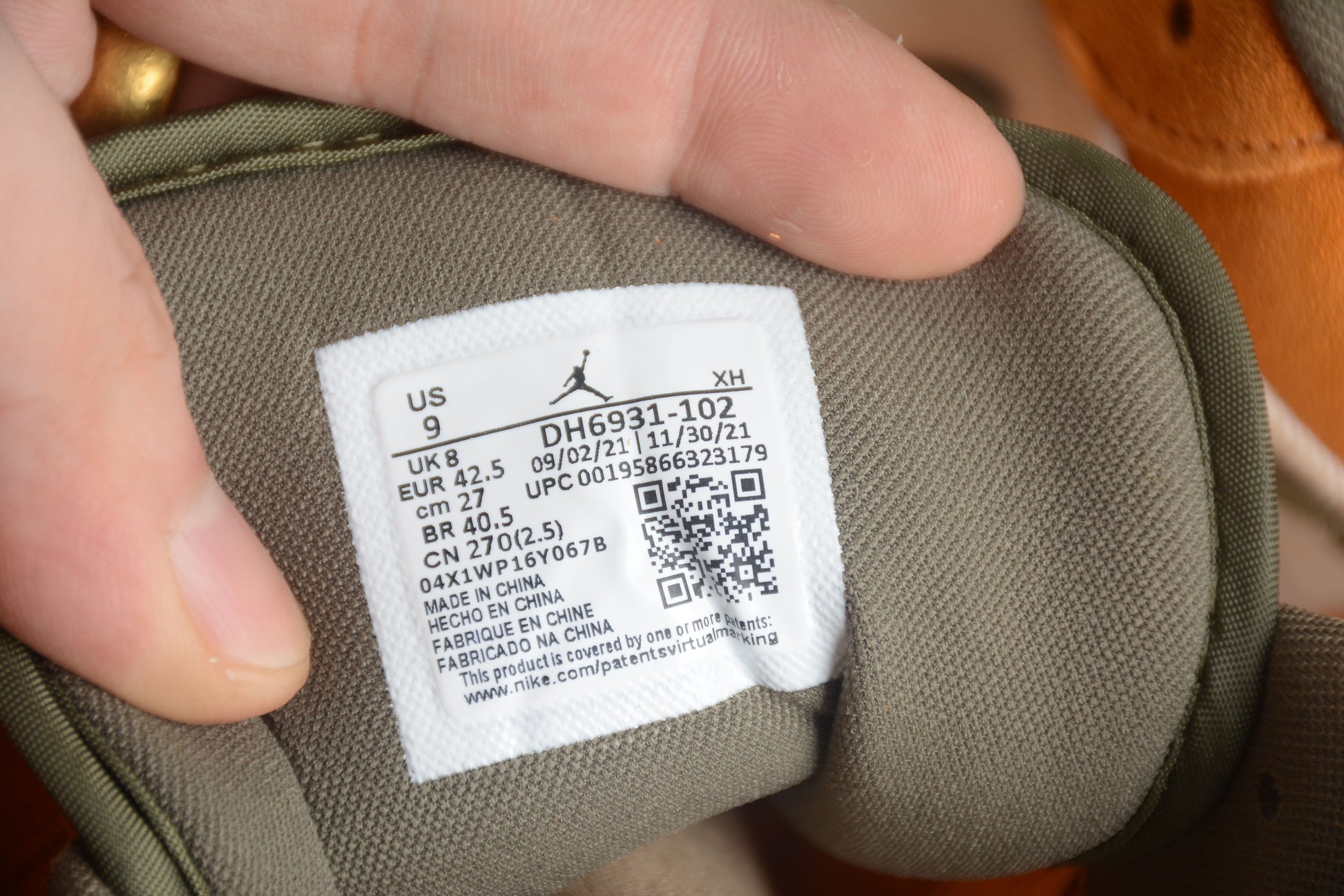 Air Jordan 1 Low SE "Light Curry"