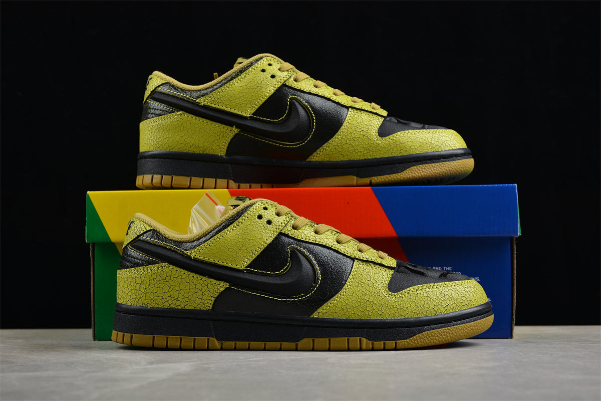 Nike SB Dunk Low "Halloween"