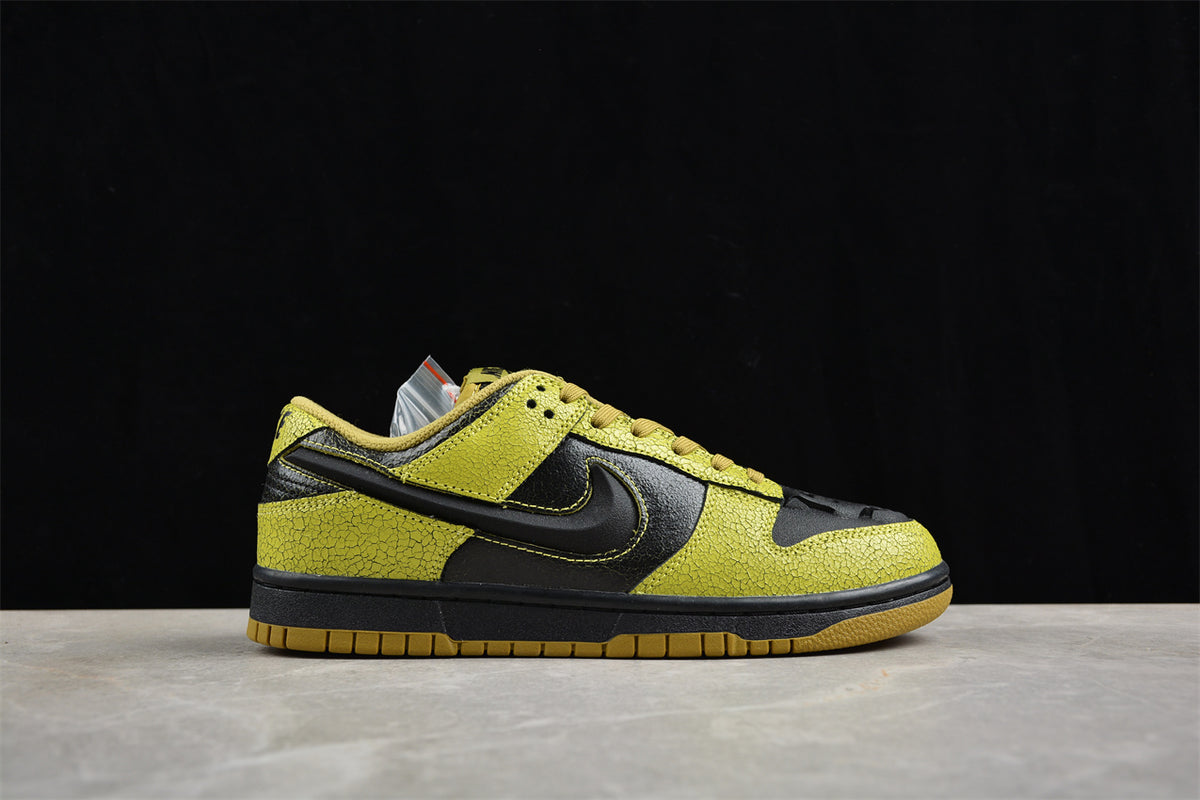 Nike SB Dunk Low "Halloween"
