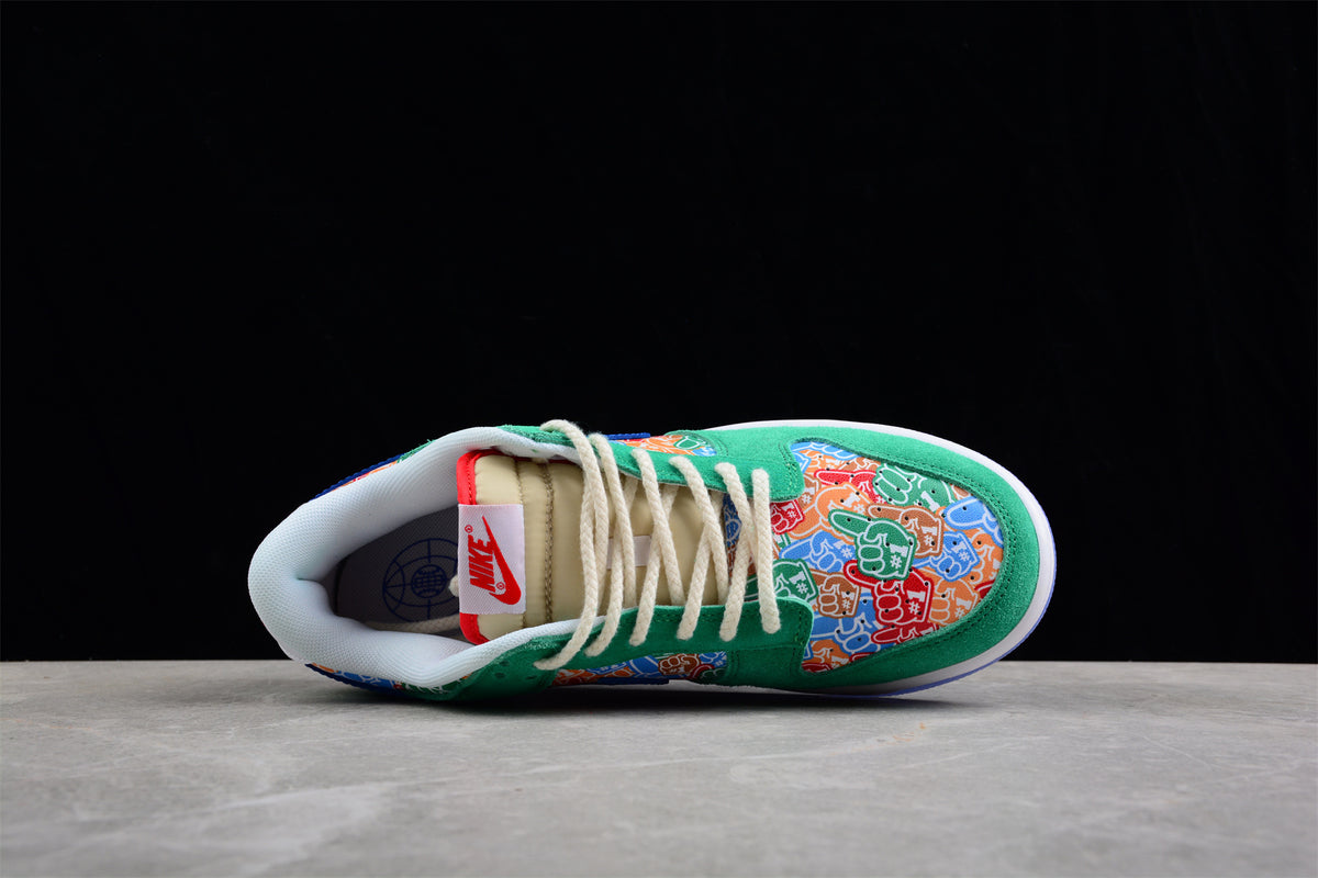 Nike Dunk Low "Foam Finger"