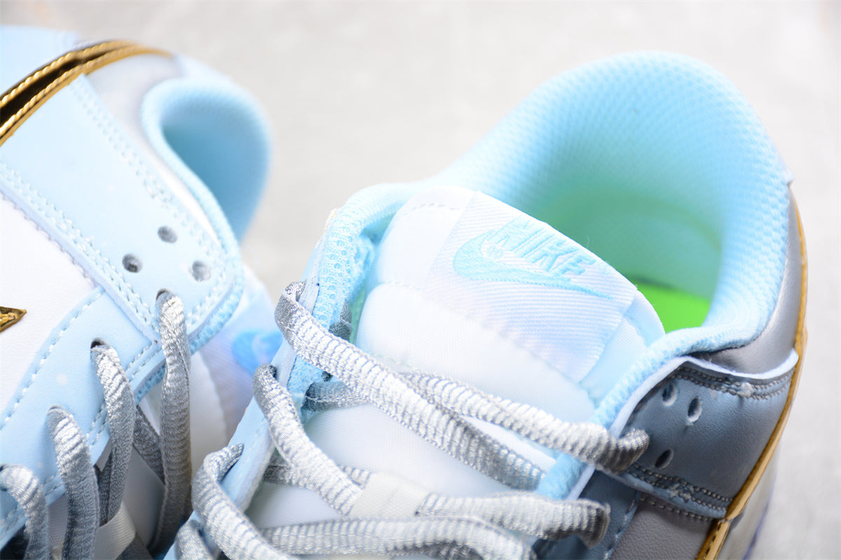  Nike x Sean Cliver SB Dunk Low 'Holiday Special' 