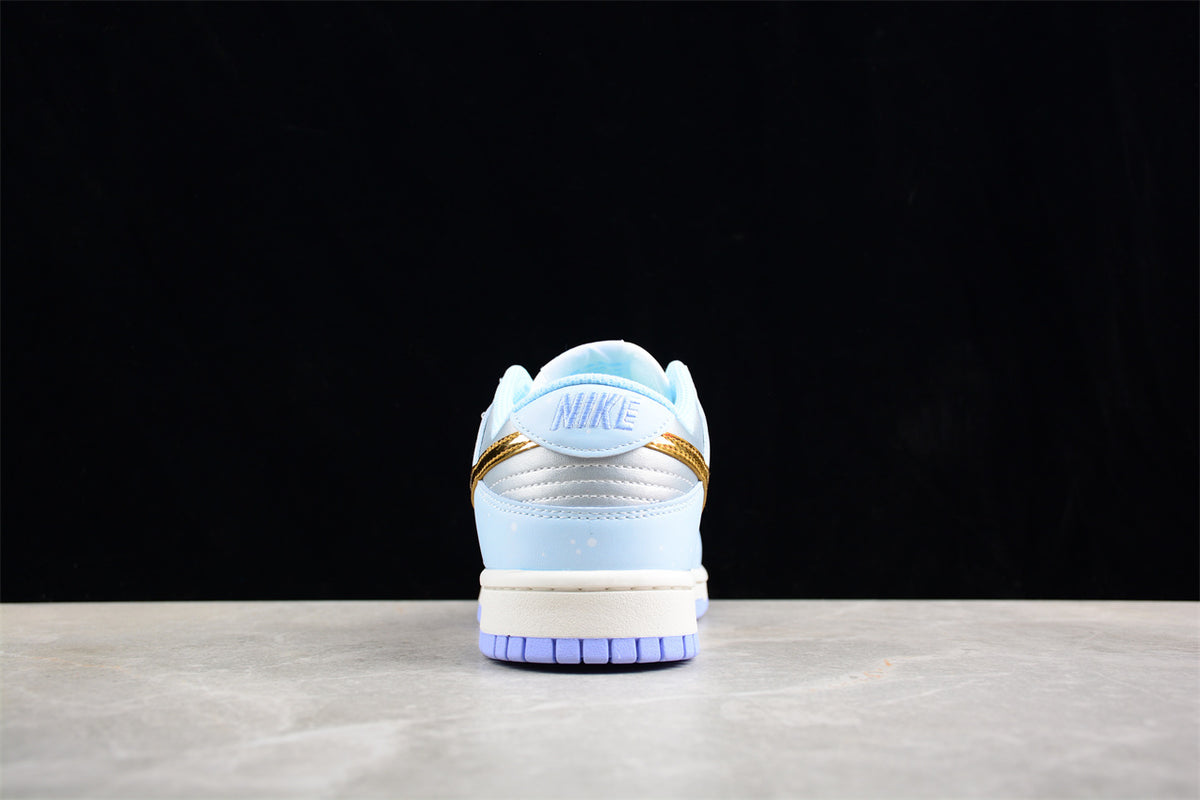  Nike x Sean Cliver SB Dunk Low 'Holiday Special' 