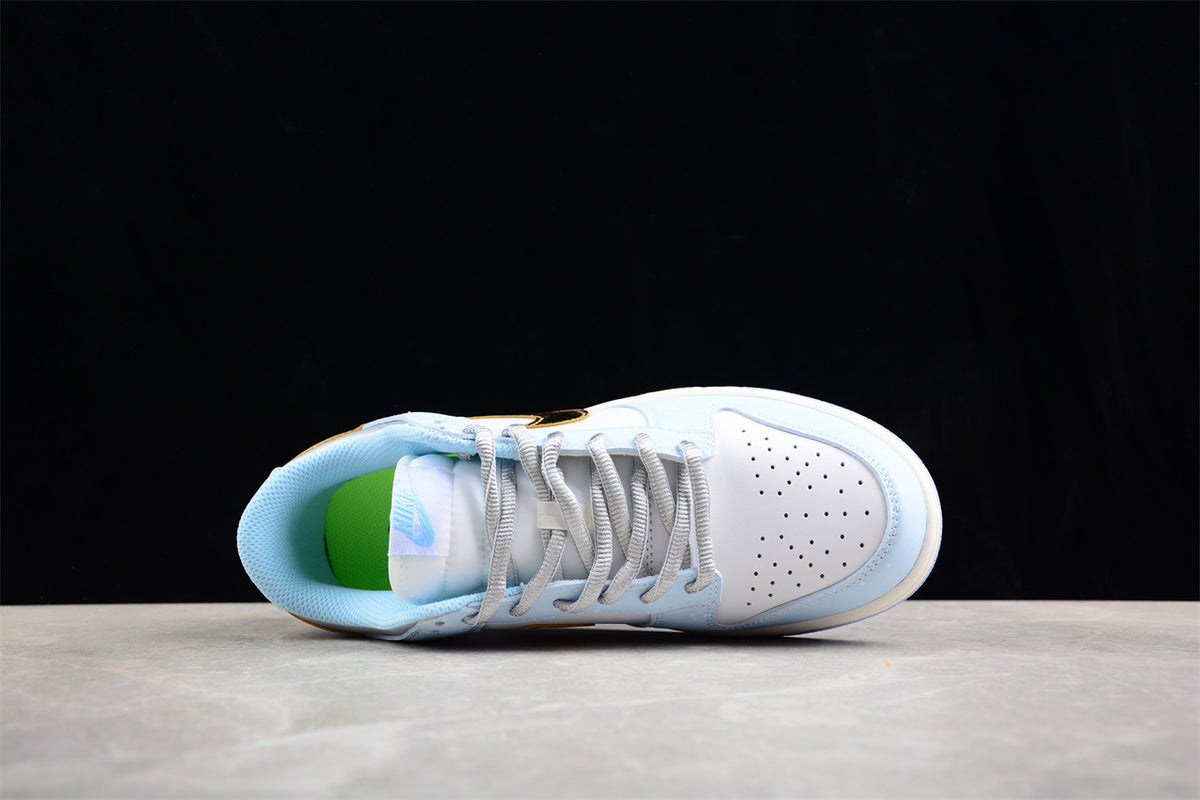  Nike x Sean Cliver SB Dunk Low 'Holiday Special' 