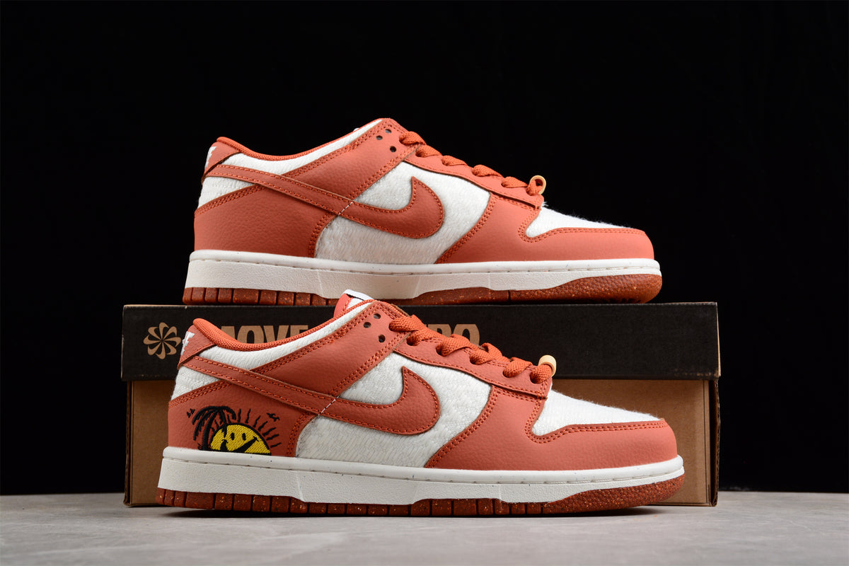 Nike Dunk Low SE Sun Club