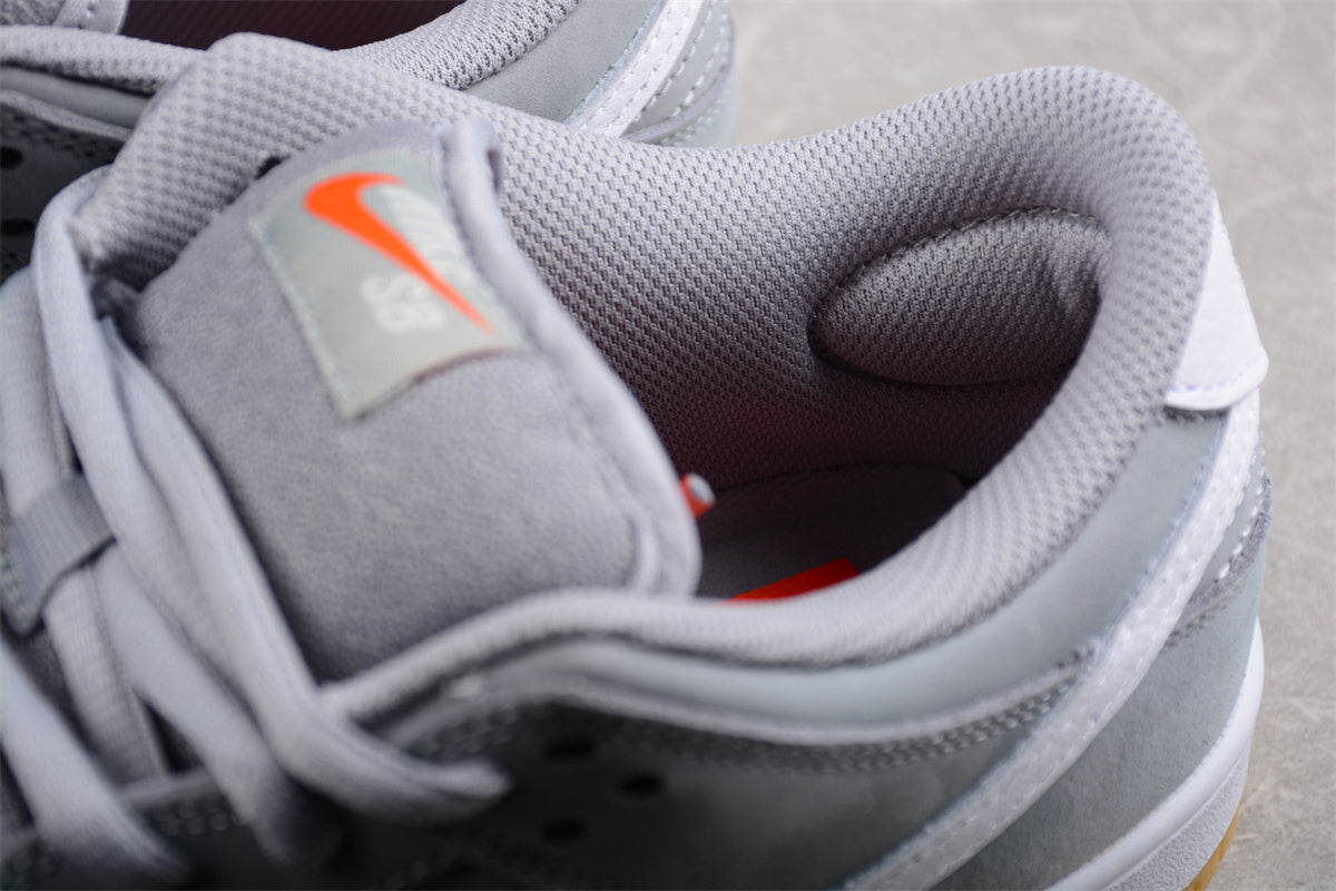  Nike SB Dunk Low Wolf Grey 