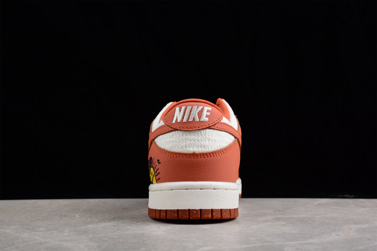 Nike Dunk Low SE Sun Club