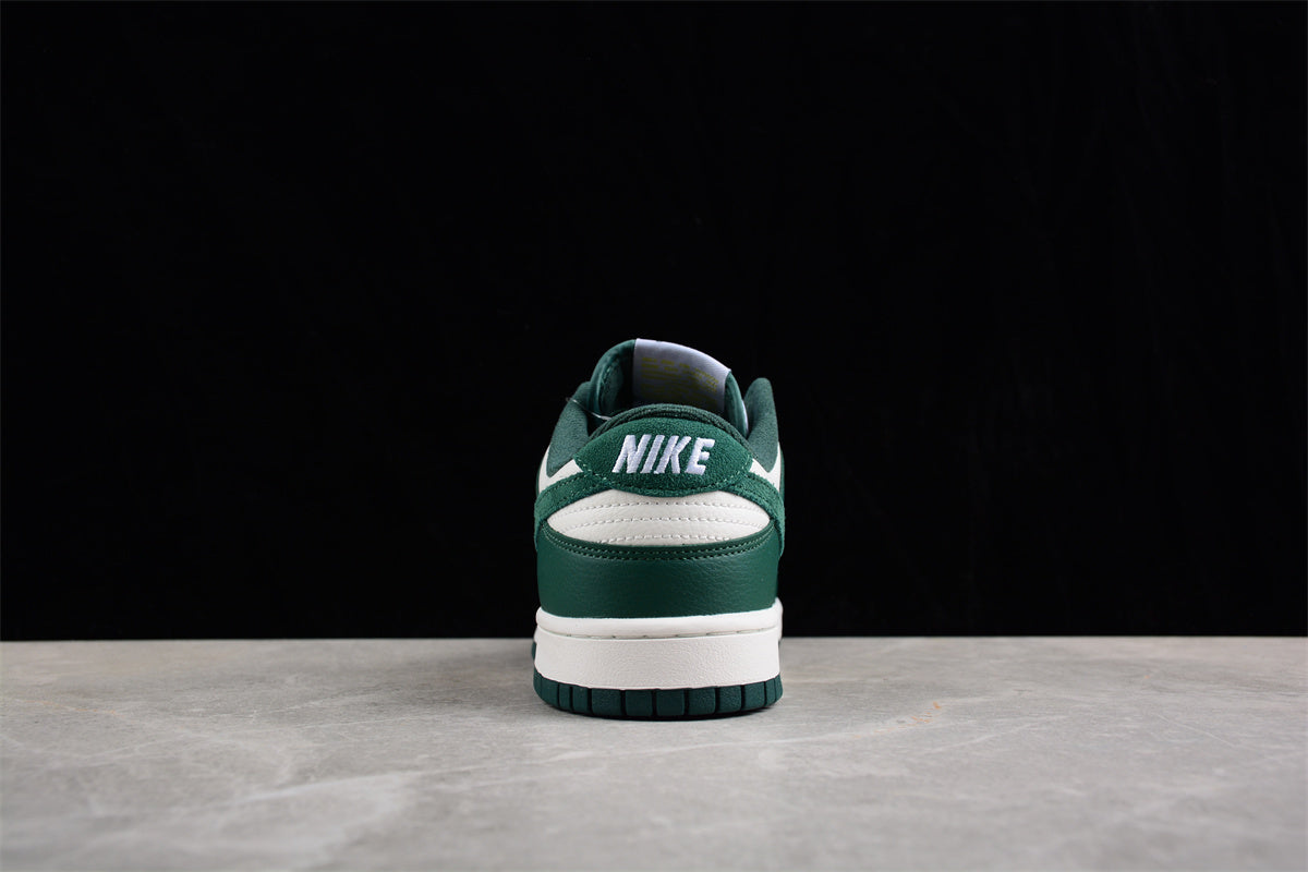 Nike Dunk Low “Noble Green”