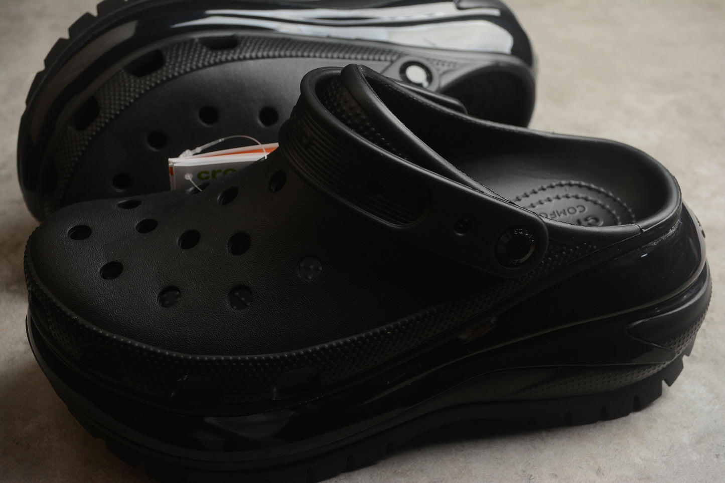 Crocs Mega Crush Clogs – Black