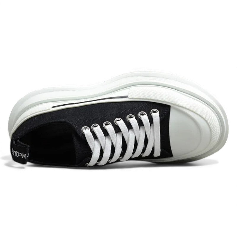 Alexander McQueen Tread Slick Low-Top Sneakers – Black/White