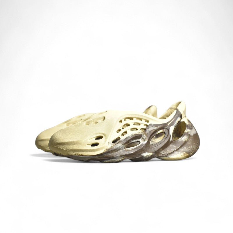  Yeezy Foam Runner ‘MX Cream Clay’ 
