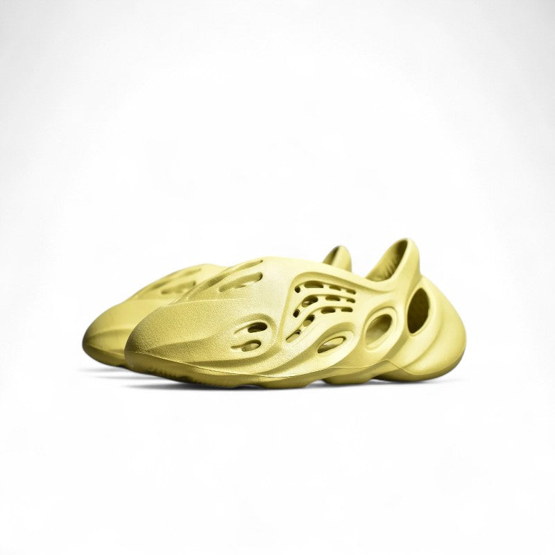  Yeezy Foam Runner ‘Sulfur’ 